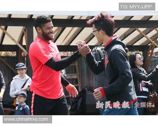与足球明星亲密合影记录精彩瞬间剪映人生旅程